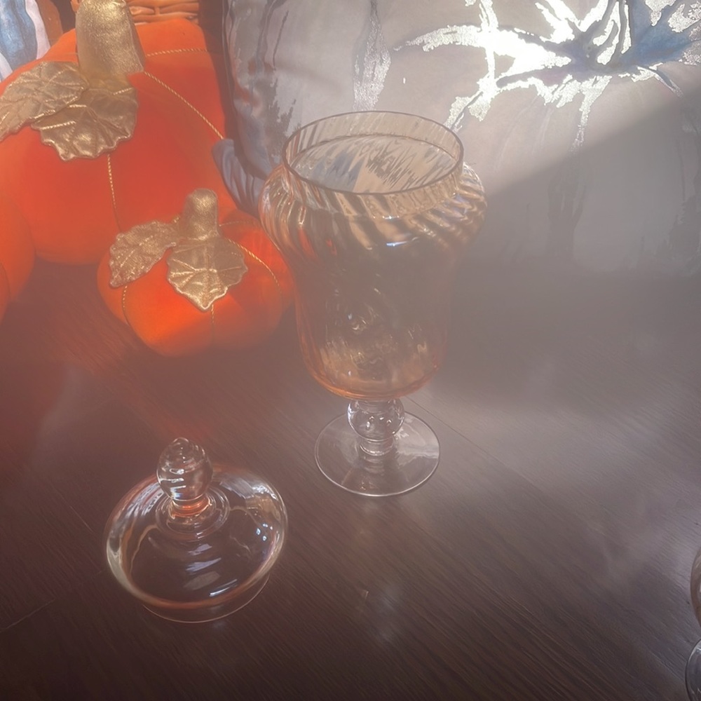 Vintage amber colored apothecary jars with lids Two different shapes lov… - Picture 8 of 12